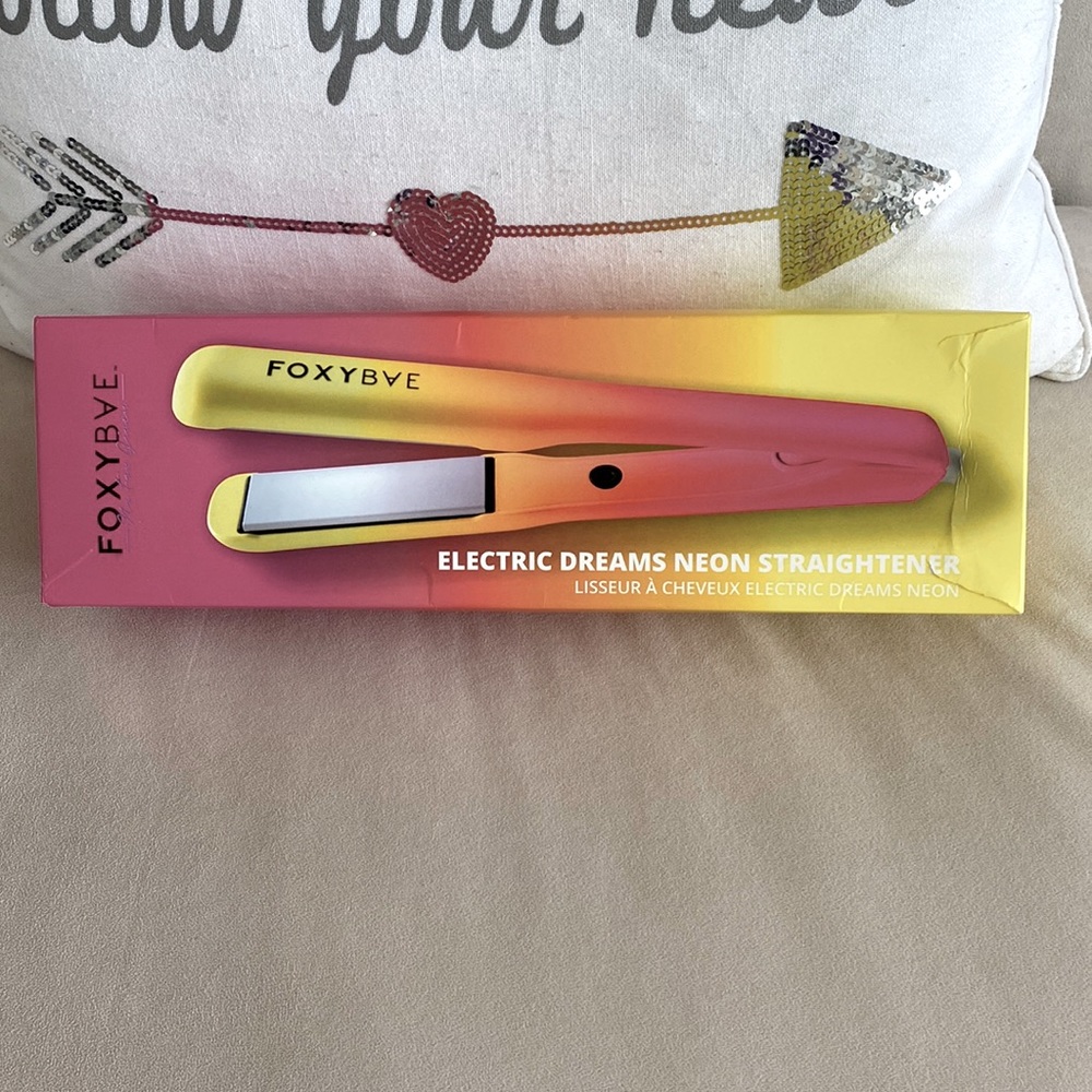 FoxyBae Electric Dreams Neon Straightener
